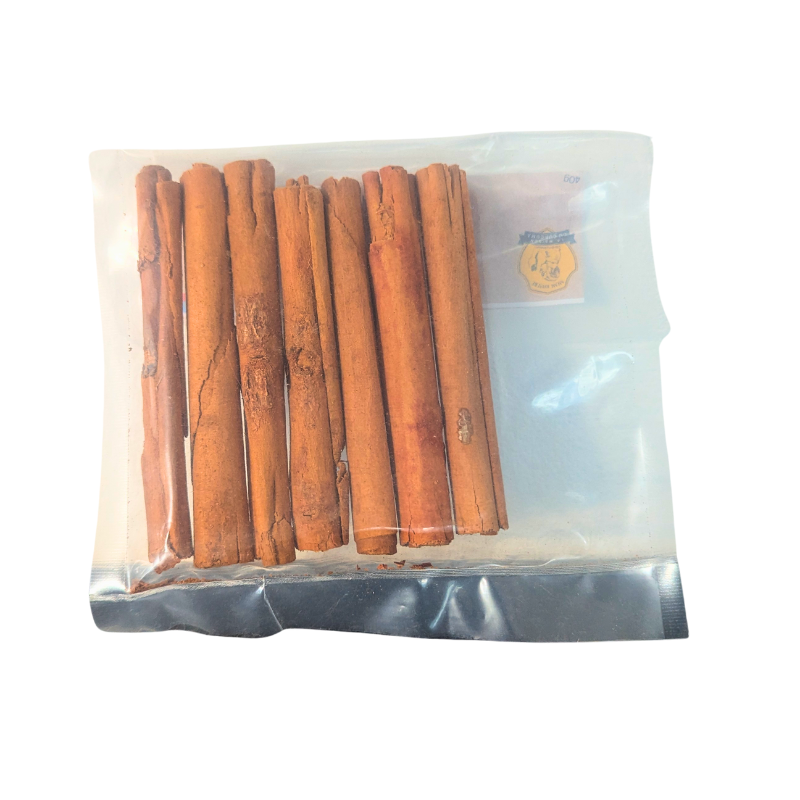 Les Bâtons de Cannelle de l'ile  de la Réunion produit, extrait et préparé par la Maison du Curcuma / Mémé Rivière.