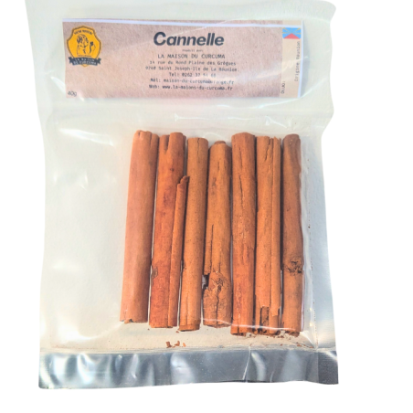 Les Bâtons de Cannelle de l'ile  de la Réunion produit, extrait et préparé par la Maison du Curcuma / Mémé Rivière.